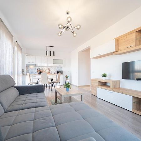 Serene Flat Apartment Oradea Exterior photo